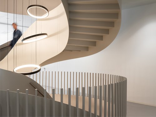 Architecture et réalisation de CCHE du bâtiment administratif The Hive 8  Suisse