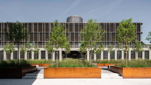 Architecture et réalisation de CCHE du bâtiment administratif The Hive 8  Suisse