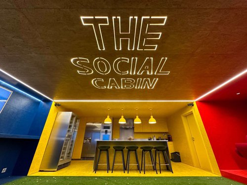 Transformation et réalisation de CCHE pour le Social Cabin D Hotel Group Suisse