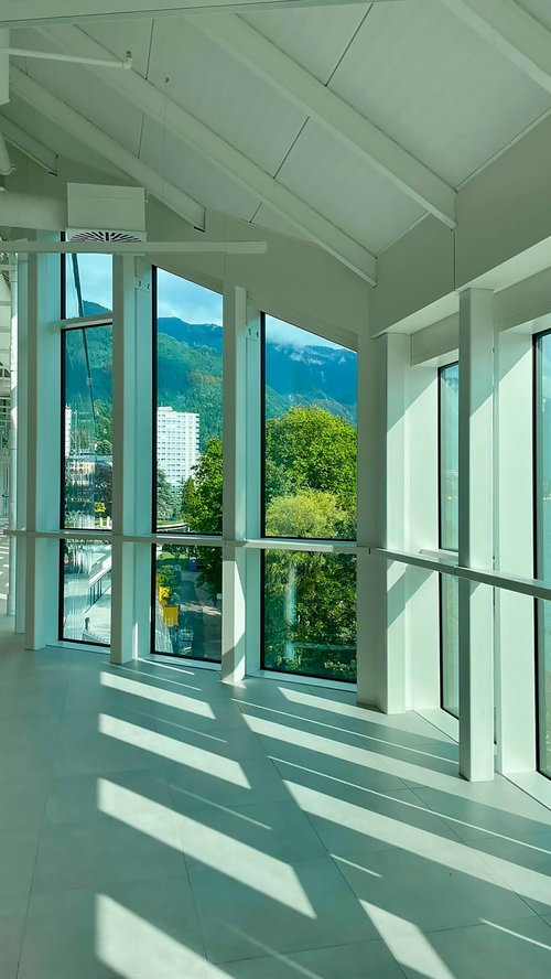 Actualite de CCHE pour la conférence de presse de la remise du bâtiment du 2M2C à Montreux Suisse