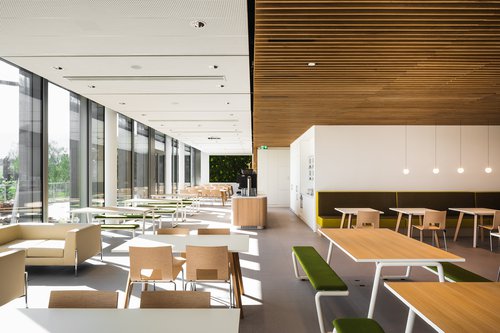 Architecture et réalisation de CCHE du bâtiment administratif The Hive 8  Suisse