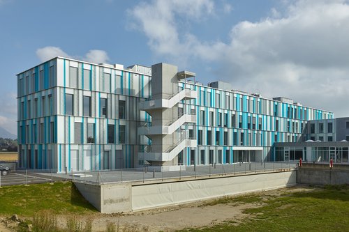 Architecture et Réalisation de CCHE pour le le bâtiment administratif Montagny I Suisse