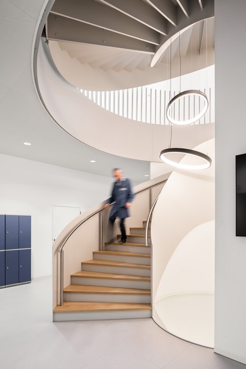 Architecture et réalisation de CCHE du bâtiment administratif The Hive 8  Suisse