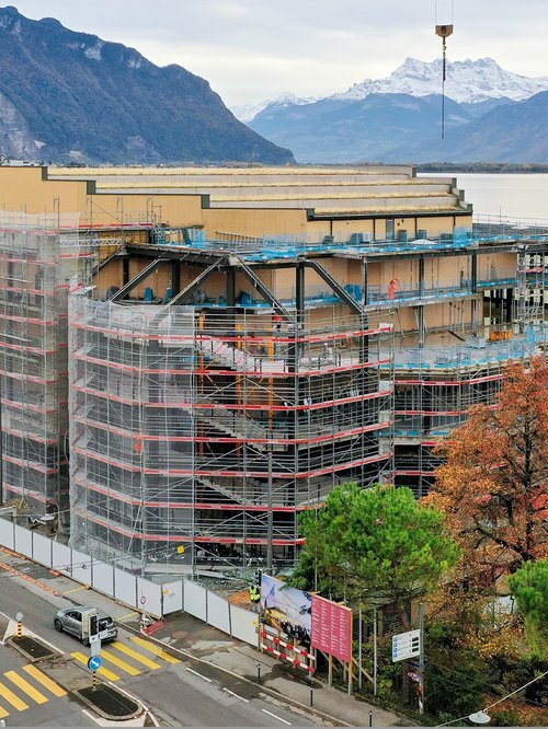 Actualité revue de presse de CCHE dans le magazine Construction & Bâtiment pour 2m2c Montreux Suisse