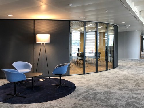 Architecture d'intérieur de CCHE du bâtiment administratif du Crédit Agricole Suisse