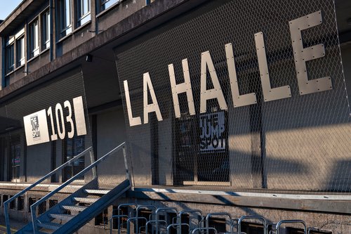 Architecture de CCHE pour les Halles CFF dans le quartier de Sébeillon Suisse