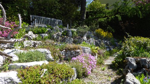 Architecture du paysage de CCHE pour l'immeuble d'habitation La Begnaule à Begnins Suisse