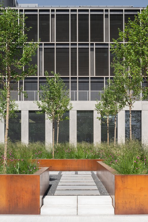 Architecture et réalisation de CCHE du bâtiment administratif The Hive 8  Suisse