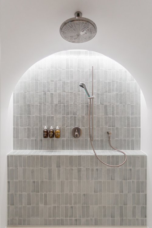 © Definitly Different Hotel Group Transformation et rénovation historique de l'Hôtel de la Cigogne à Saint Ursanne Jura Suisse