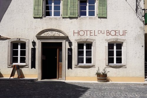 Transformation et réalisation de CCHE pour le Peanut Médiévale Lodge D Hotel Group Suisse