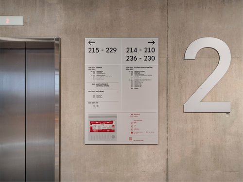 Signalétique de CCHE pour le siège de l'organisation internationale Médecins Sans Frontières MSF à Genève Suisse