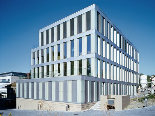 Architecture de CCHE pour le bâtiment administratif Fiduciaire Favre Suisse de Lausanne