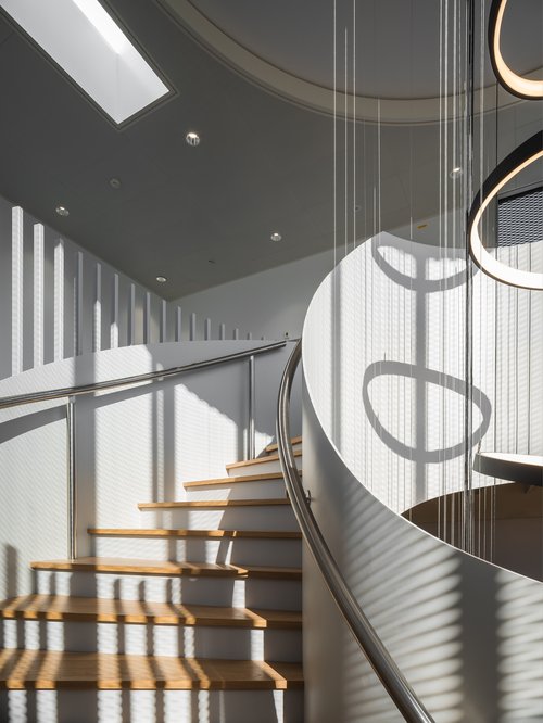 Architecture et réalisation de CCHE du bâtiment administratif The Hive 8  Suisse