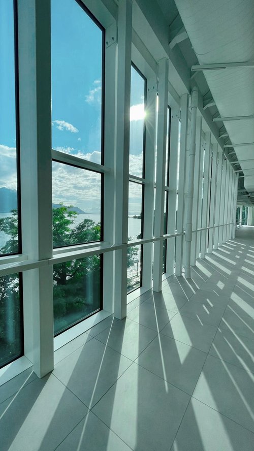 Actualite de CCHE pour la conférence de presse de la remise du bâtiment du 2M2C à Montreux Suisse