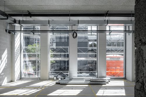 Architecture en chantier de CCHE pour The Hive 8 Suisse