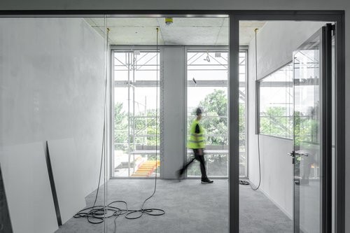 Architecture en chantier de CCHE pour The Hive 8 Suisse