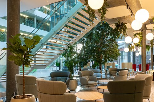 Actualité de CCHE pour l'aménagement d’un nouvel espace “work café” au cœur d’un atrium en Suisse