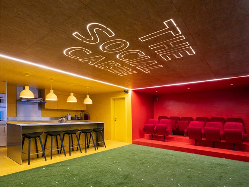 Transformation et réalisation de CCHE pour le Social Cabin D Hotel Group Suisse