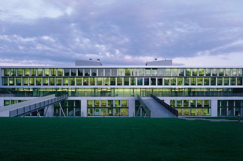 Architecture de CCHE pour l'Ecole Internationale de Genève Suisse