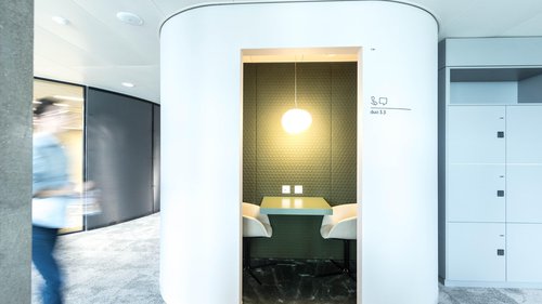 Signalétique de CCHE du bâtiment administratif du Crédit Agricole Suisse