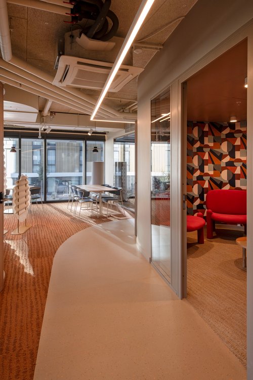 Architecture de CCHE pour la résidence étudiante "Omestay" de l'îlot "Les Atmosphères" du Quartier de l'étang à Vernier Genève Suisse