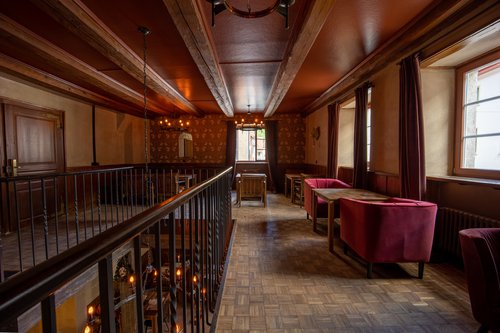 © Definitly Different Hotel Group Transformation et réalisation de CCHE pour le Peanut Médiévale Lodge D Hotel Group Suisse