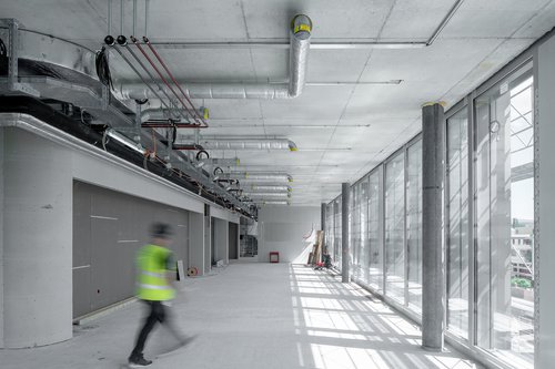 Architecture en chantier de CCHE pour The Hive 8 Suisse