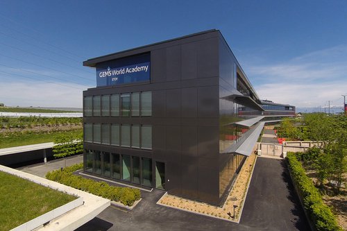 Architecture de CCHE de l'école GEMS World Academy Suisse