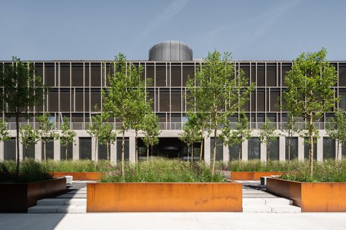 Architecture et réalisation de CCHE du bâtiment administratif The Hive 8  Suisse