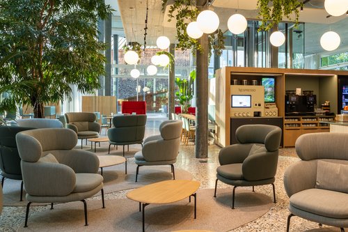 Actualité de CCHE pour l'aménagement d’un nouvel espace “work café” au cœur d’un atrium en Suisse