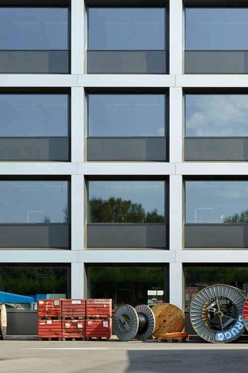 Façade architecture de CCHE pour la Romande Energie Suisse.jpg