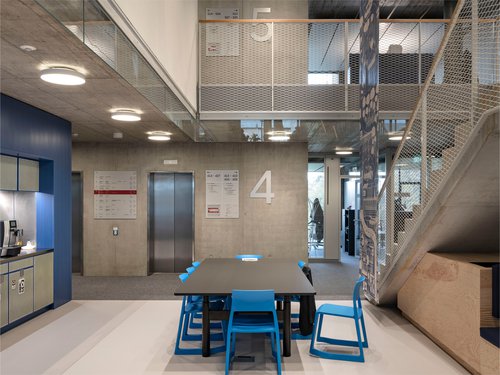 Actualité de CCHE pour la signalétique du siège de l'organisation internationale Médecins sans frontières MSF à Genève Suisse