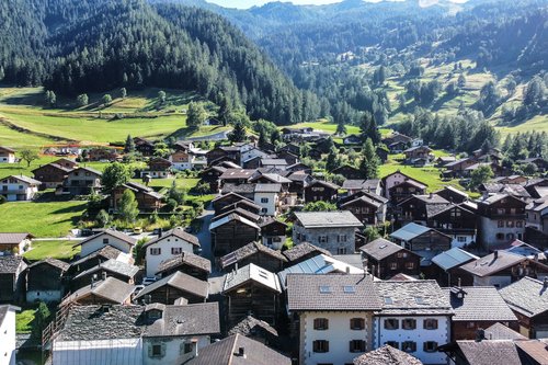 Actualité de CCHE pour la transformation d’un ancien raccard en logement de vacances Bruson Suisse