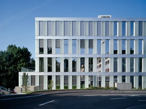 Architecture de CCHE pour le bâtiment administratif Fiduciaire Favre Suisse de Lausanne