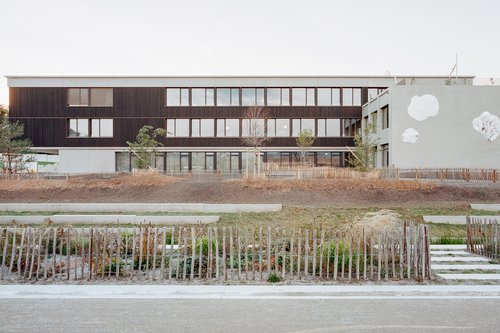 Architecture de CCHE pour l'école de Pont-Rouge à Lancy Genève Suisse