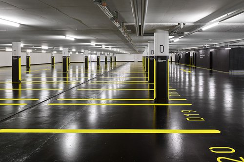 Signalétique de CCHE pour le parking du bâtiment administratif Headquarters HP Inc. et HP Enterprise Suisse