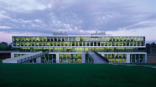 Architecture de CCHE pour l'Ecole Internationale de Genève Suisse