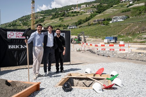 Actualite de CCHE pour la première pierre du projet Maisons de vigne à Sierre Suisse