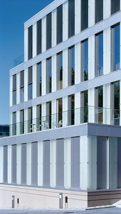 Architecture de CCHE pour le bâtiment administratif Fiduciaire Favre Suisse de Lausanne