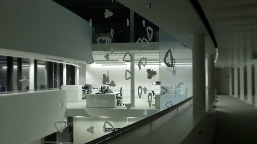 Décorations de CCHE pour le bâtiment administratif Celgene Suisse