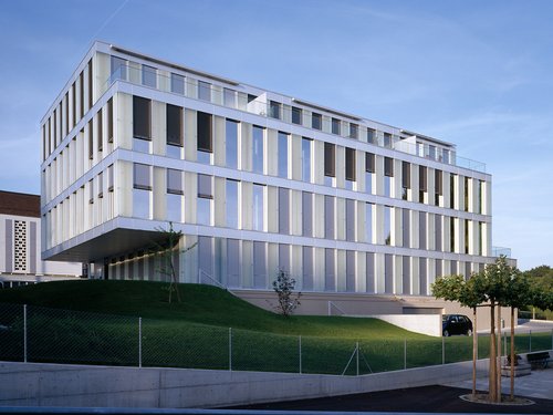 Architecture de CCHE pour le bâtiment administratif Fiduciaire Favre Suisse de Lausanne