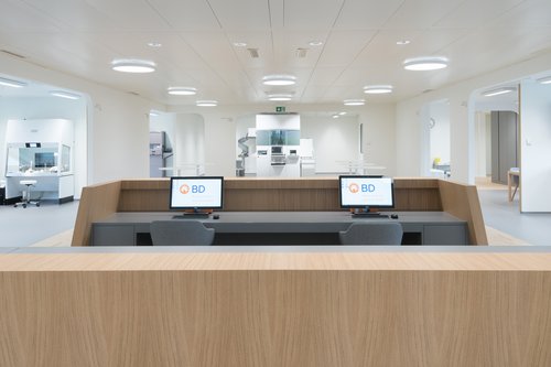 Architecture d'intérieur de CCHE d'un Showroom médical Suisse