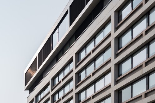 Surélévation et Réalisation de CCHE de l'hôtel Crown Plaza Suisse