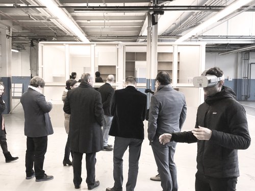 Eric Mathez teste la réalité virtuelle chez CCHE Suisse