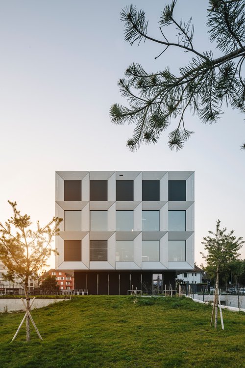 Architecture de CCHE d'un bâtiment administratif Pallin-Panchaude Suisse