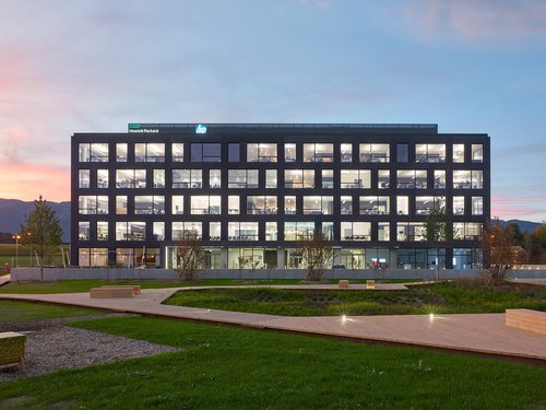 © Thomas Jantscher Architecture de CCHE du bâtiment administratif Headquarters HP Inc. et HP Enterprise Suisse