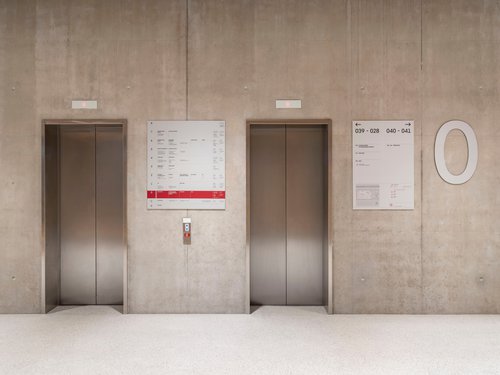 Signalétique de CCHE pour le siège de l'organisation internationale Médecins Sans Frontières MSF à Genève Suisse