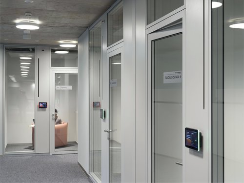 Actualité de CCHE pour la signalétique du siège de l'organisation internationale Médecins sans frontières MSF à Genève Suisse