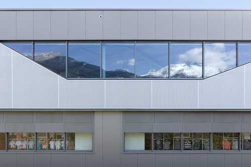 Architecture et Réalisation de CCHE pour le centre commercial Delta Suisse