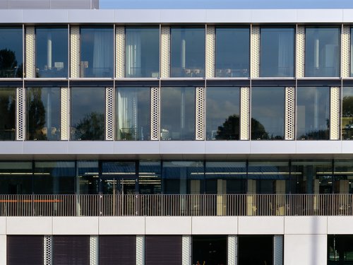 Architecture de CCHE pour l'Ecole Internationale de Genève Suisse